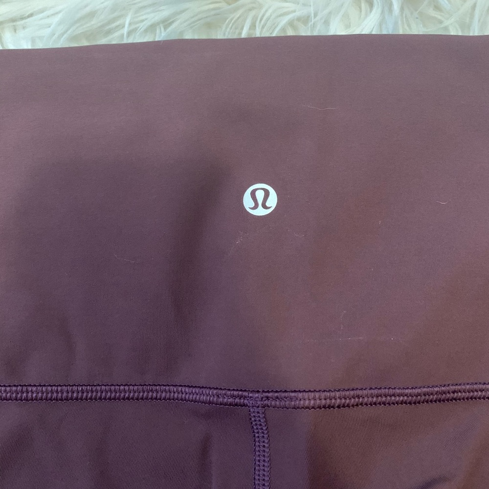 * SOLD * Lululemon Wunder Under Leggings - Picture 4 of 6
